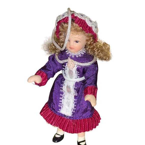 Pretty Women Porcelain Collectible 4 Inch Doll Ornament - Picture 2 of 11